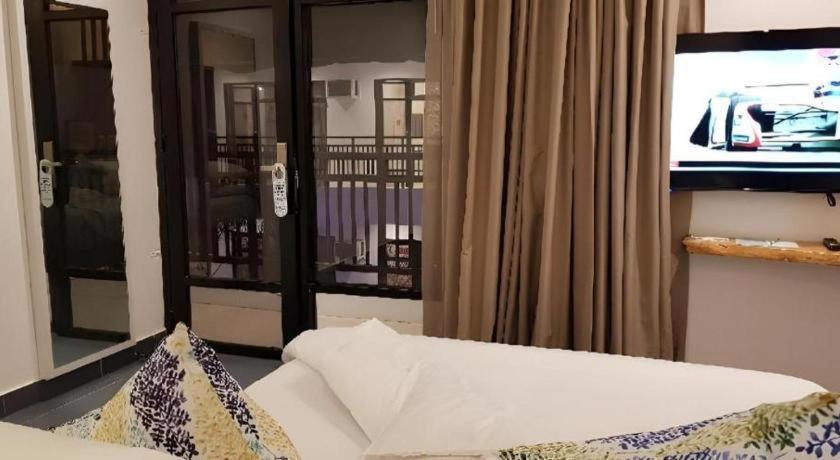 White Breeze Palawan Boutique Hotel Puerto Princesa Εξωτερικό φωτογραφία